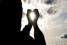 郑钦文搭档乔科维奇参加网球表演赛 基里奥斯退出.